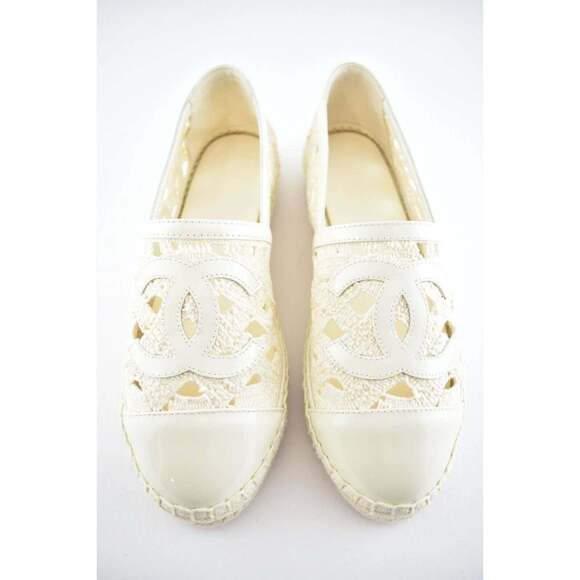 CHANEL Shoes - Chanel 20S Beige Ivory Patent Leather CC Logo Espadrille Slip On Ballet Flat 38